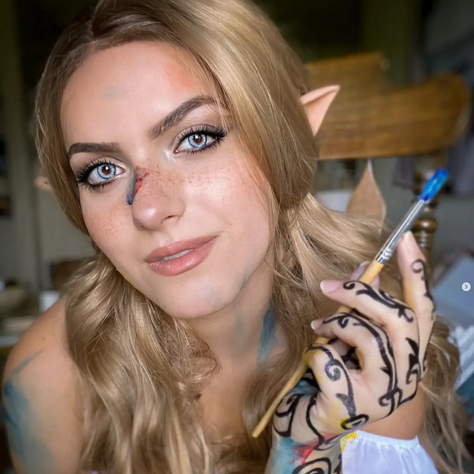 Peachy Queen Cosplay bookstagram content